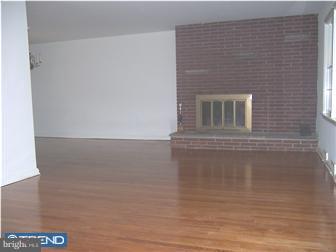 420 Brookwood Road Wayne, PA 19087 - Photo 2 of 11 Living Room
