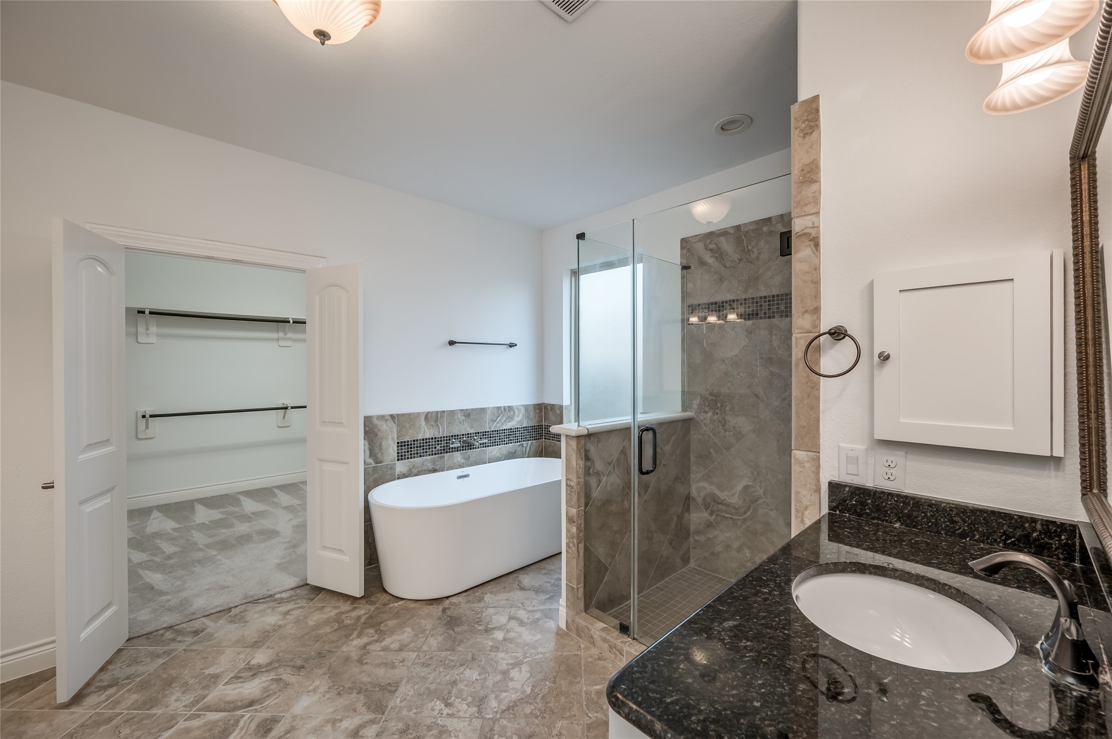 19006 Panther Peak Spring, TX 77388 - Photo 33 of 48 Master Bath Suite
