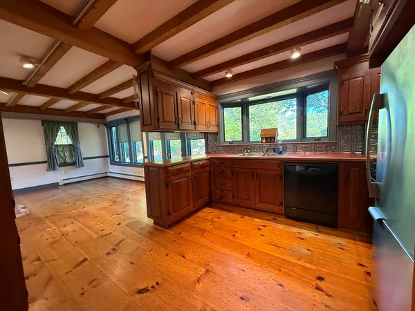 $489,900 | 196 North Spencer Road, Spencer, MA 01562
