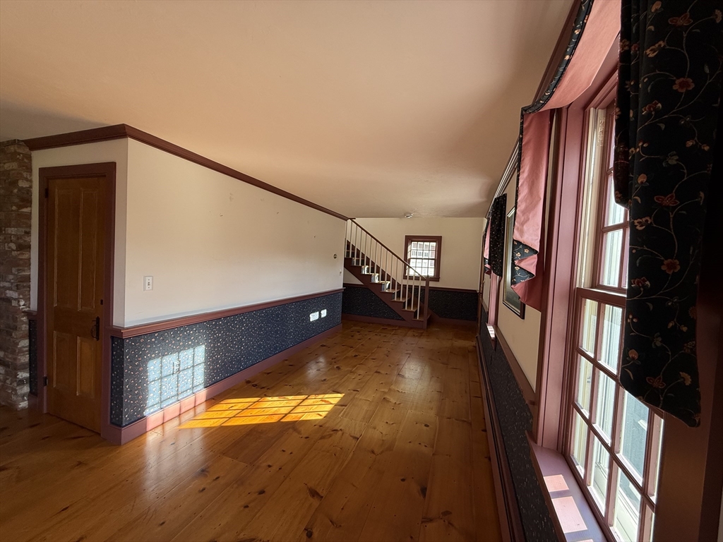 196 North Spencer Road Spencer, MA 01562 - Photo 16 of 41