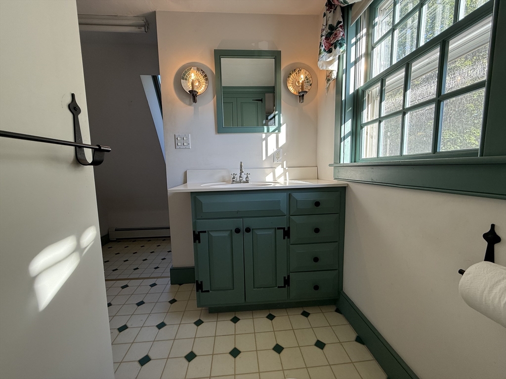 196 North Spencer Road Spencer, MA 01562 - Photo 28 of 41