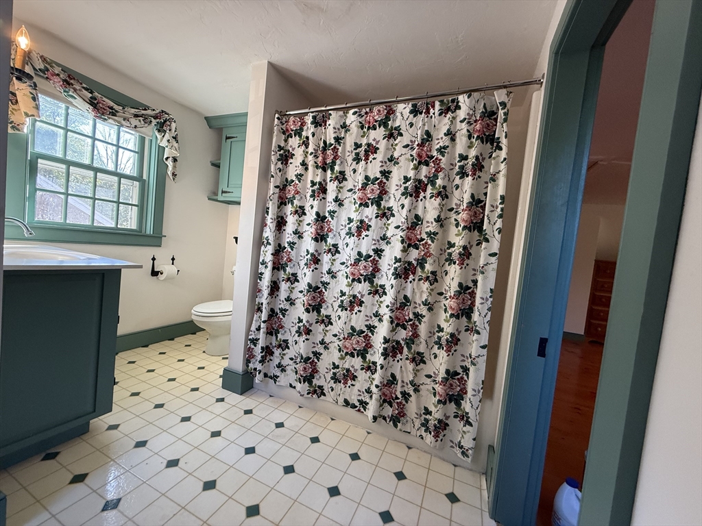 196 North Spencer Road Spencer, MA 01562 - Photo 29 of 41