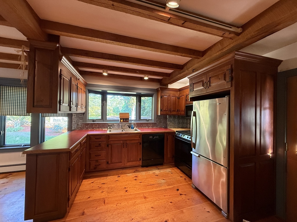 196 North Spencer Road Spencer, MA 01562 - Photo 9 of 41