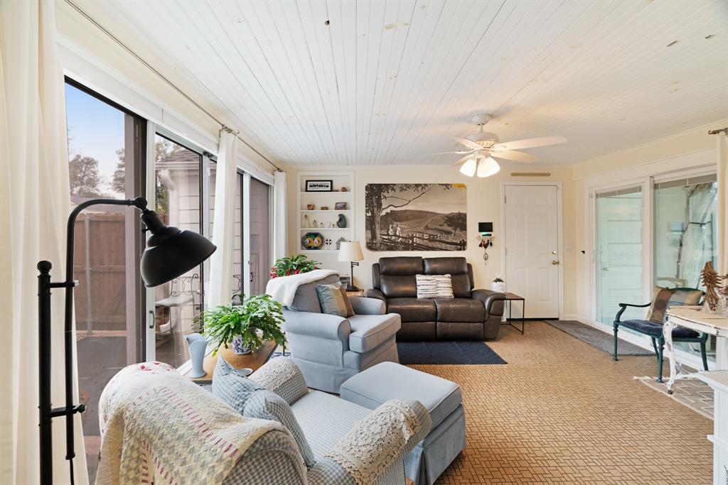 2257 Cleveland Street Paris, TX 75460 - Photo 15 of 39 View of sunroom