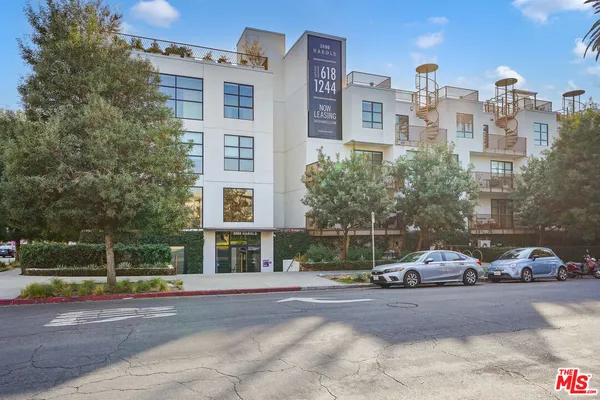 $2,095 | 5800 Harold Way, Unit 304, Los Angeles, CA 90028