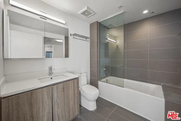 $2,095 | 5800 Harold Way, Unit 304, Los Angeles, CA 90028