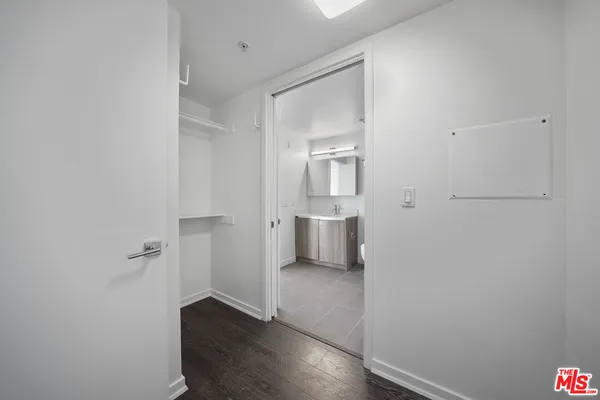 $2,095 | 5800 Harold Way, Unit 304, Los Angeles, CA 90028