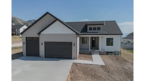 $789,900 | 1112 East 50 North, Hyde Park, UT 84318