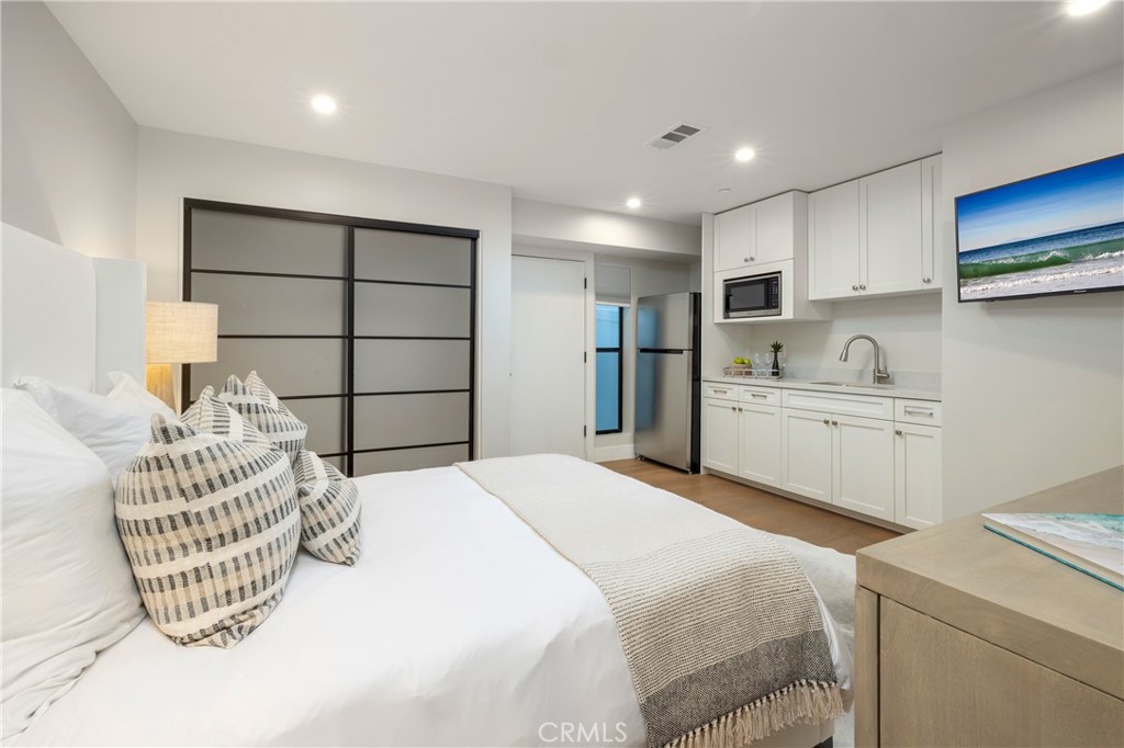 16459 24th Street Sunset Beach, CA 90742 - Photo 6 of 40