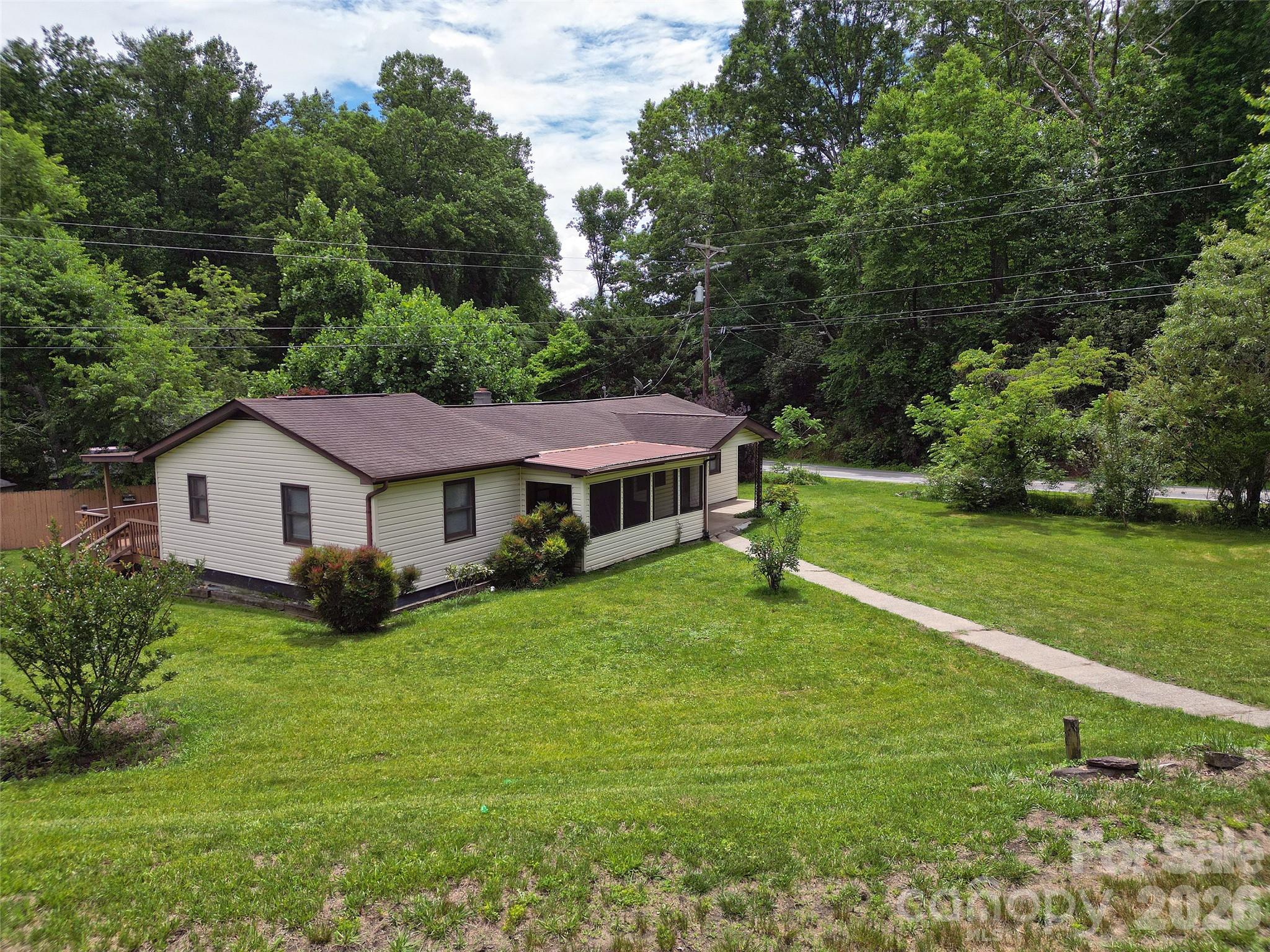 22 McMinn Road Hendersonville, NC 28792 - Photo 3 of 38