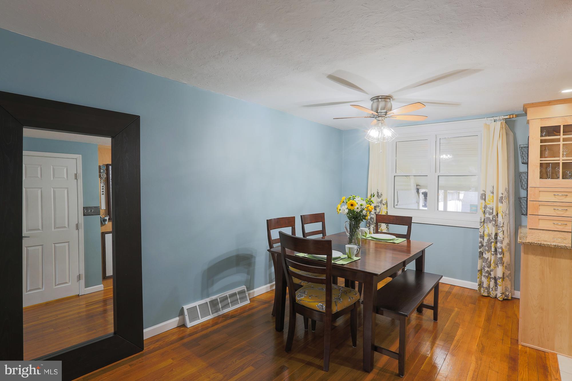 7368 Edsworth Road Baltimore, MD 21222 - Photo 6 of 29 Dining Room