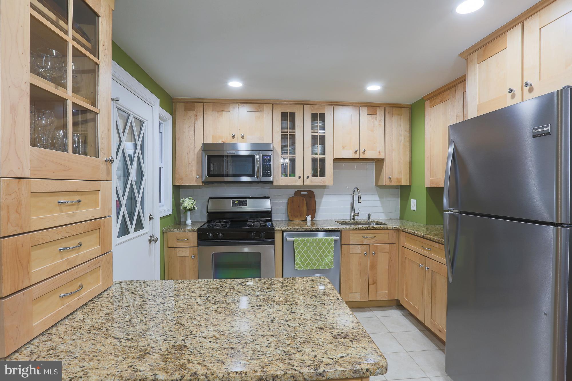 7368 Edsworth Road Baltimore, MD 21222 - Photo 8 of 29 Kitchen