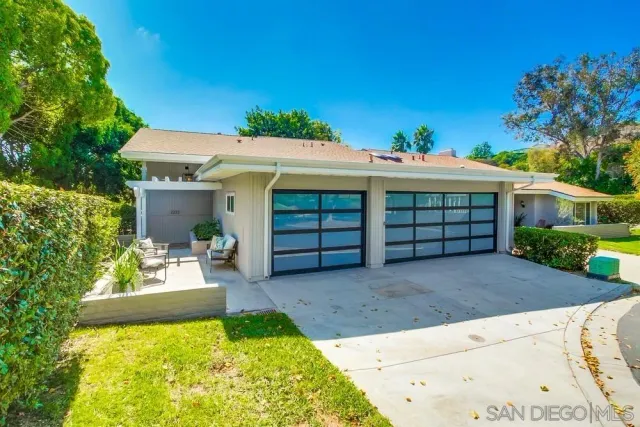 $1,889,000 | 2223 Camino Preciosa Sur, La Jolla, CA 92037