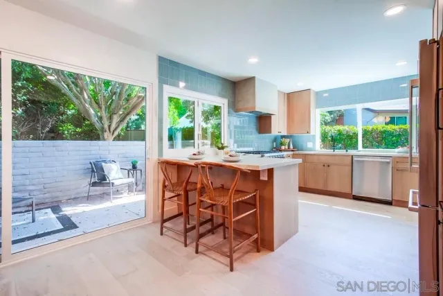 $1,889,000 | 2223 Camino Preciosa Sur, La Jolla, CA 92037