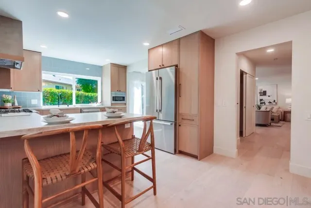 $1,889,000 | 2223 Camino Preciosa Sur, La Jolla, CA 92037