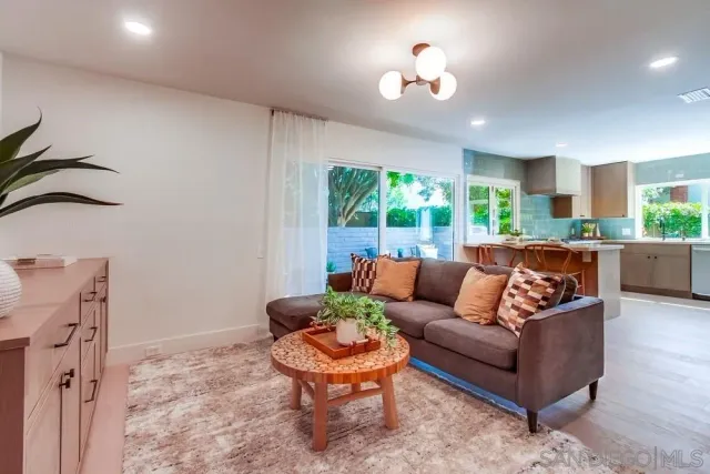 $1,889,000 | 2223 Camino Preciosa Sur, La Jolla, CA 92037