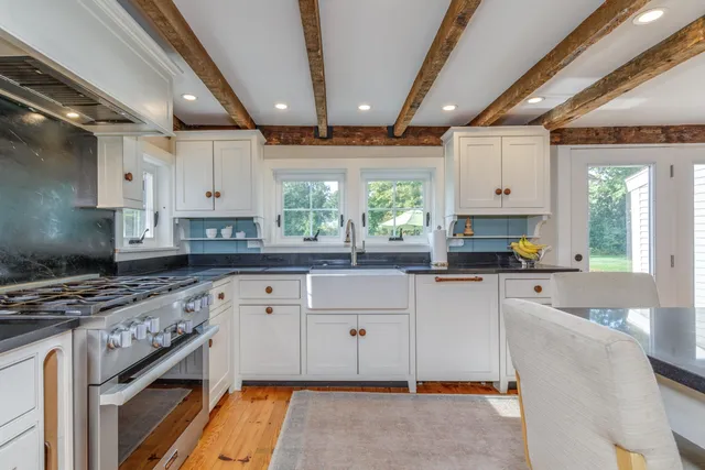 $1,025,000 | 61 Mountain Road, Concord, NH 03301