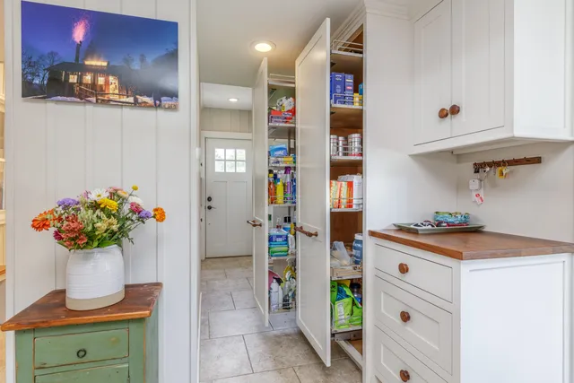 $1,025,000 | 61 Mountain Road, Concord, NH 03301