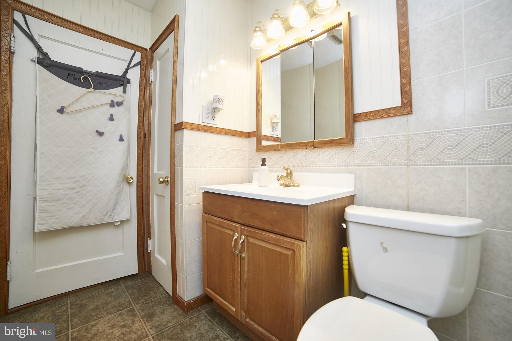 833 Martin Road Baltimore, MD 21221 - Photo 18 of 30 Bath