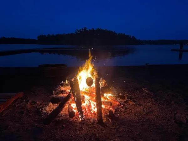 $3,200,000 | 12 West Shore Park Road, Kingston, NH 03848