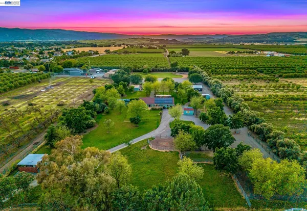 $1,049,000 | 16546 County Road 87, Esparto, CA 95627