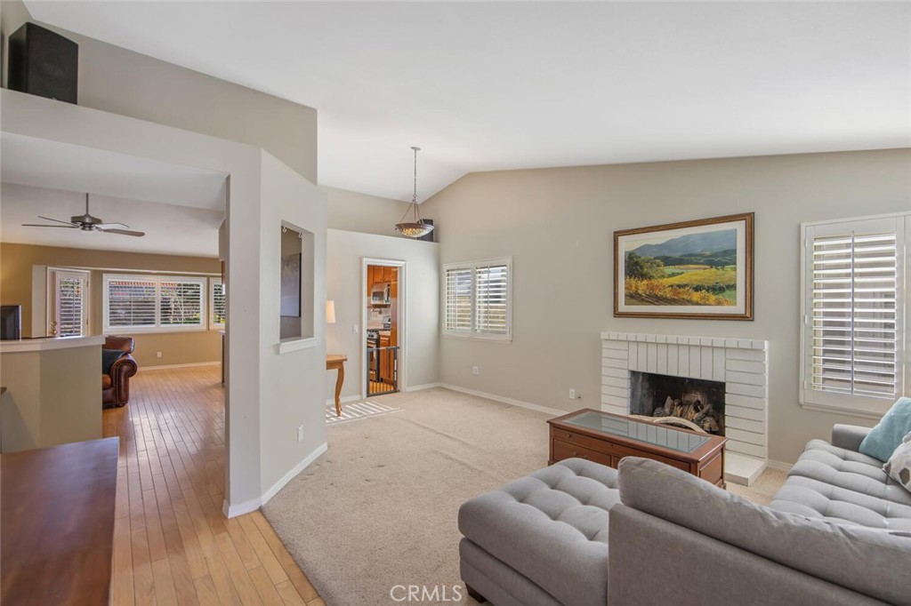 27864 Wakefield Road Castaic, CA 91384 - Photo 3 of 28