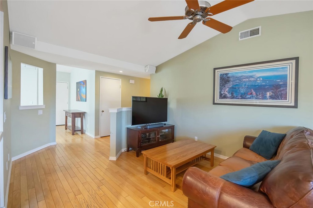 27864 Wakefield Road Castaic, CA 91384 - Photo 7 of 28