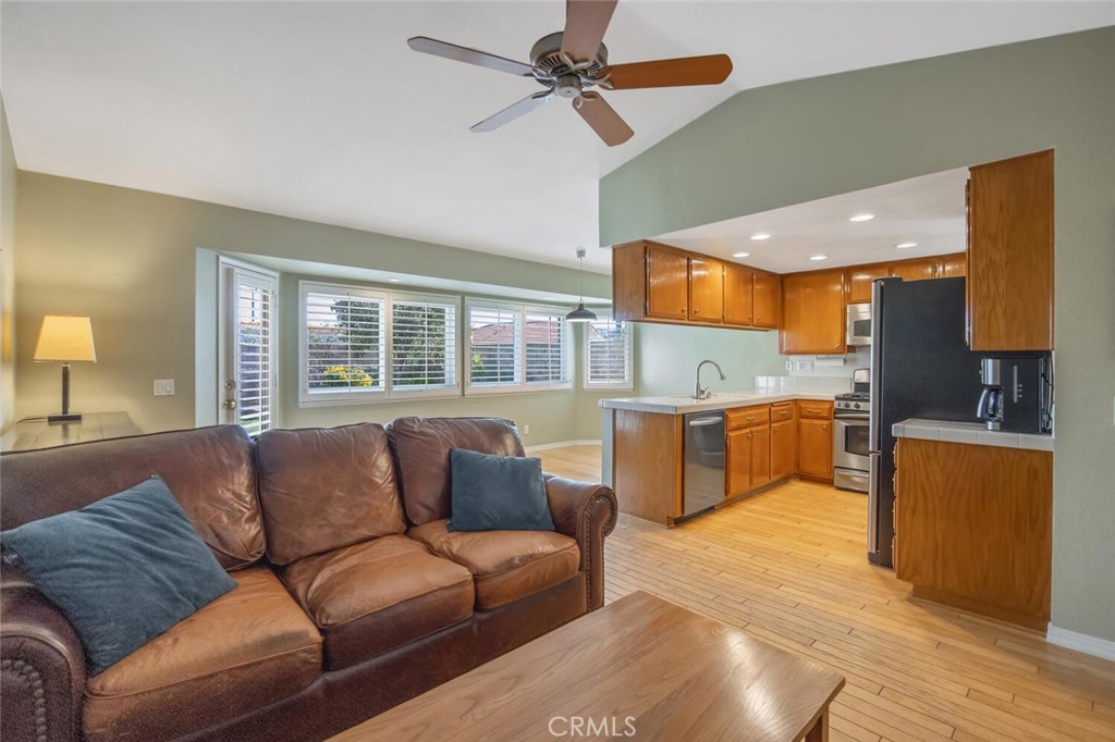 27864 Wakefield Road Castaic, CA 91384 - Photo 10 of 28