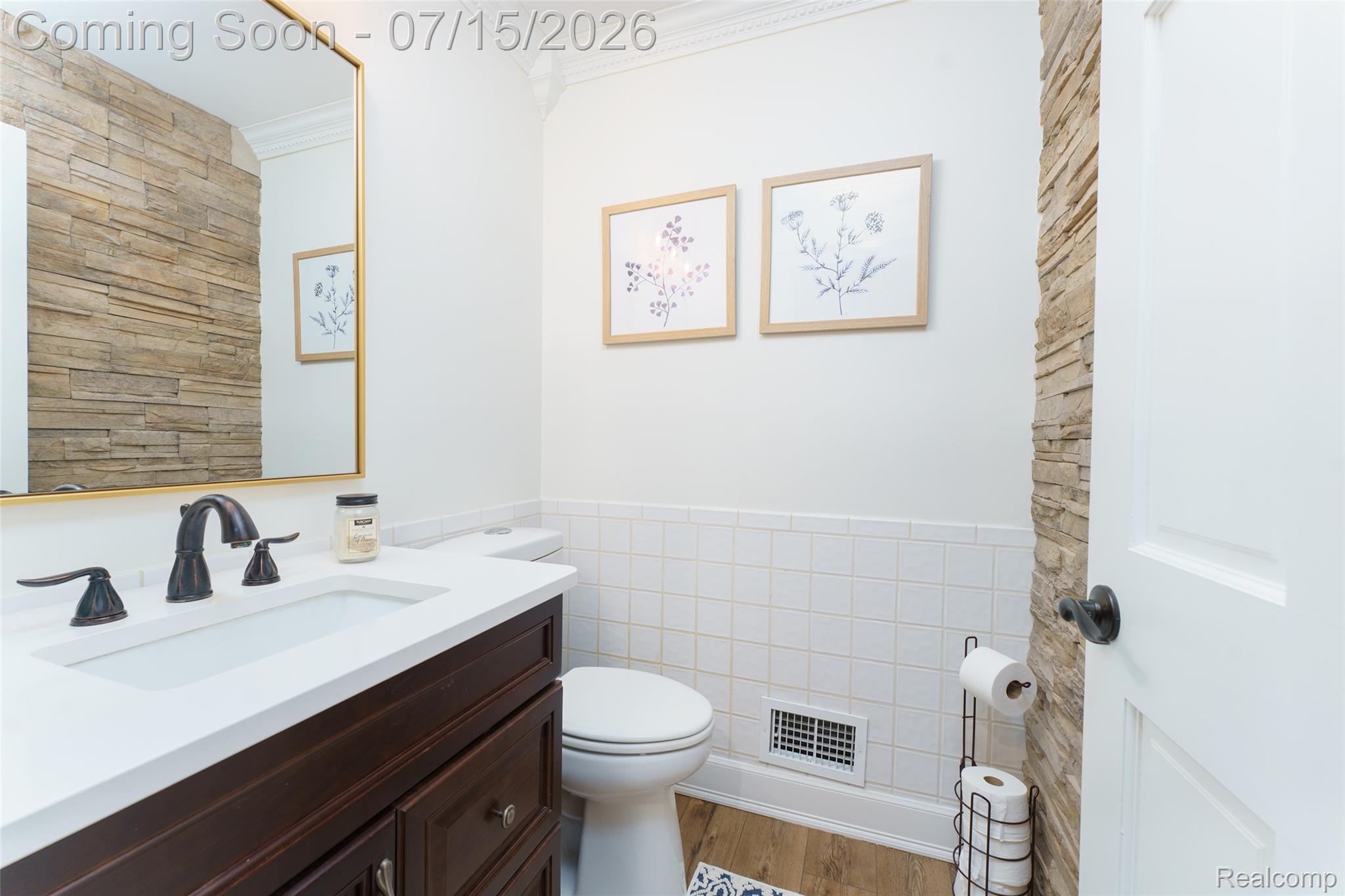 2226 Bowles Street Fenton, MI 48430 - Photo 10 of 24 27 a DSC05968.jpg