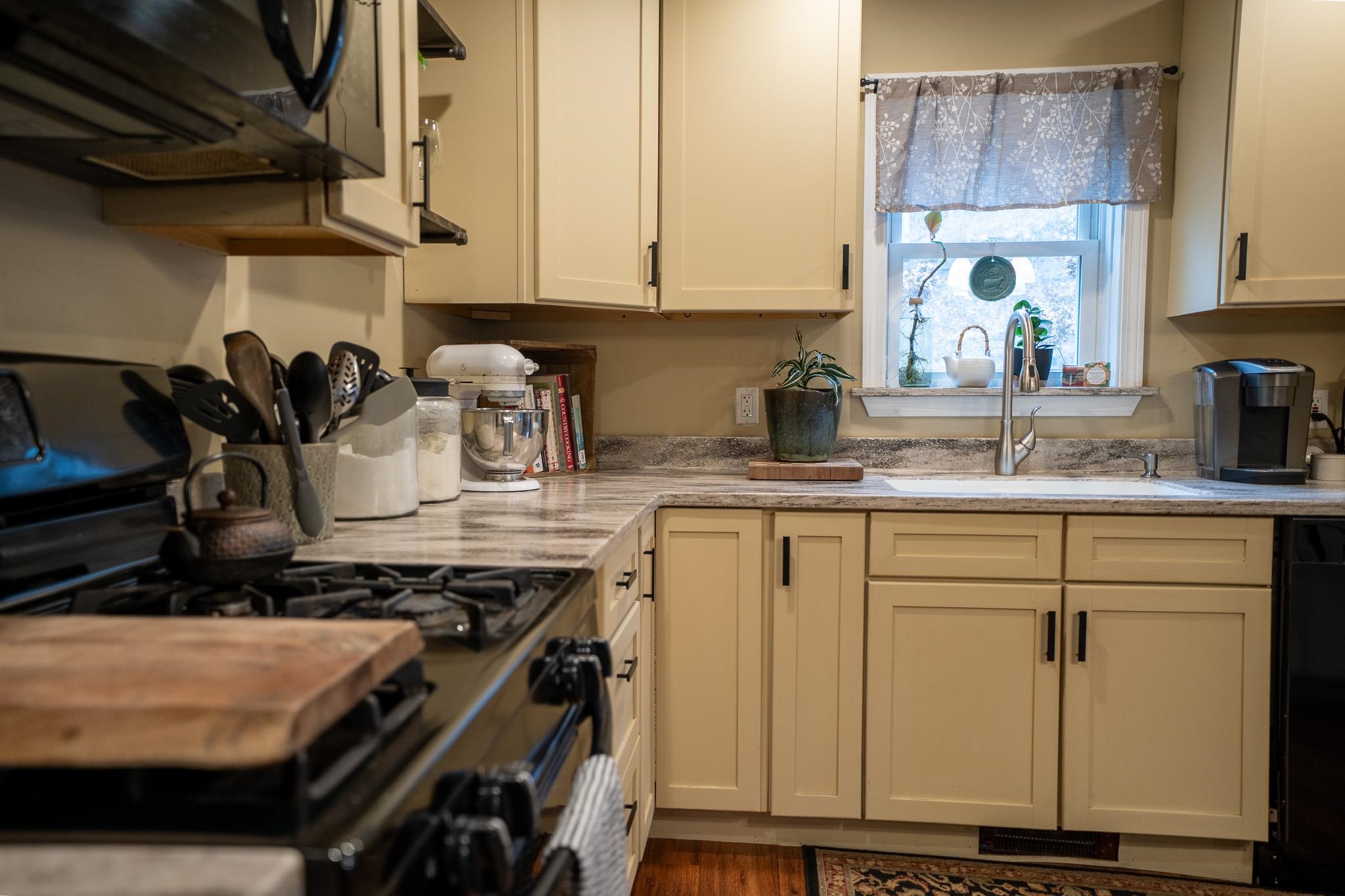 381 Lackey Hill Road St. Johnsbury, VT 05819 - Photo 12 of 44