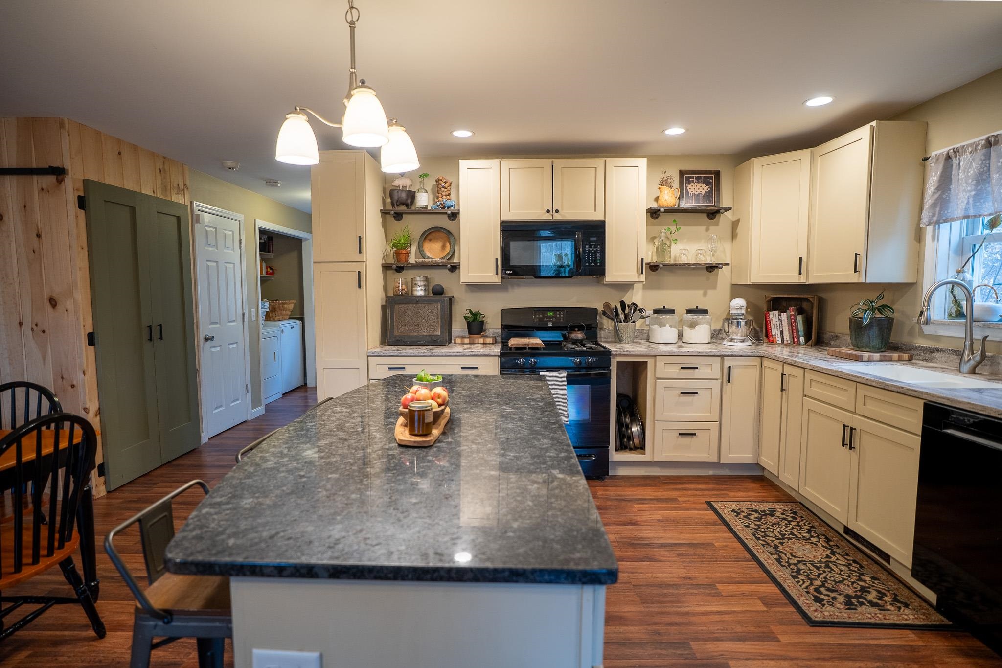 381 Lackey Hill Road St. Johnsbury, VT 05819 - Photo 7 of 44