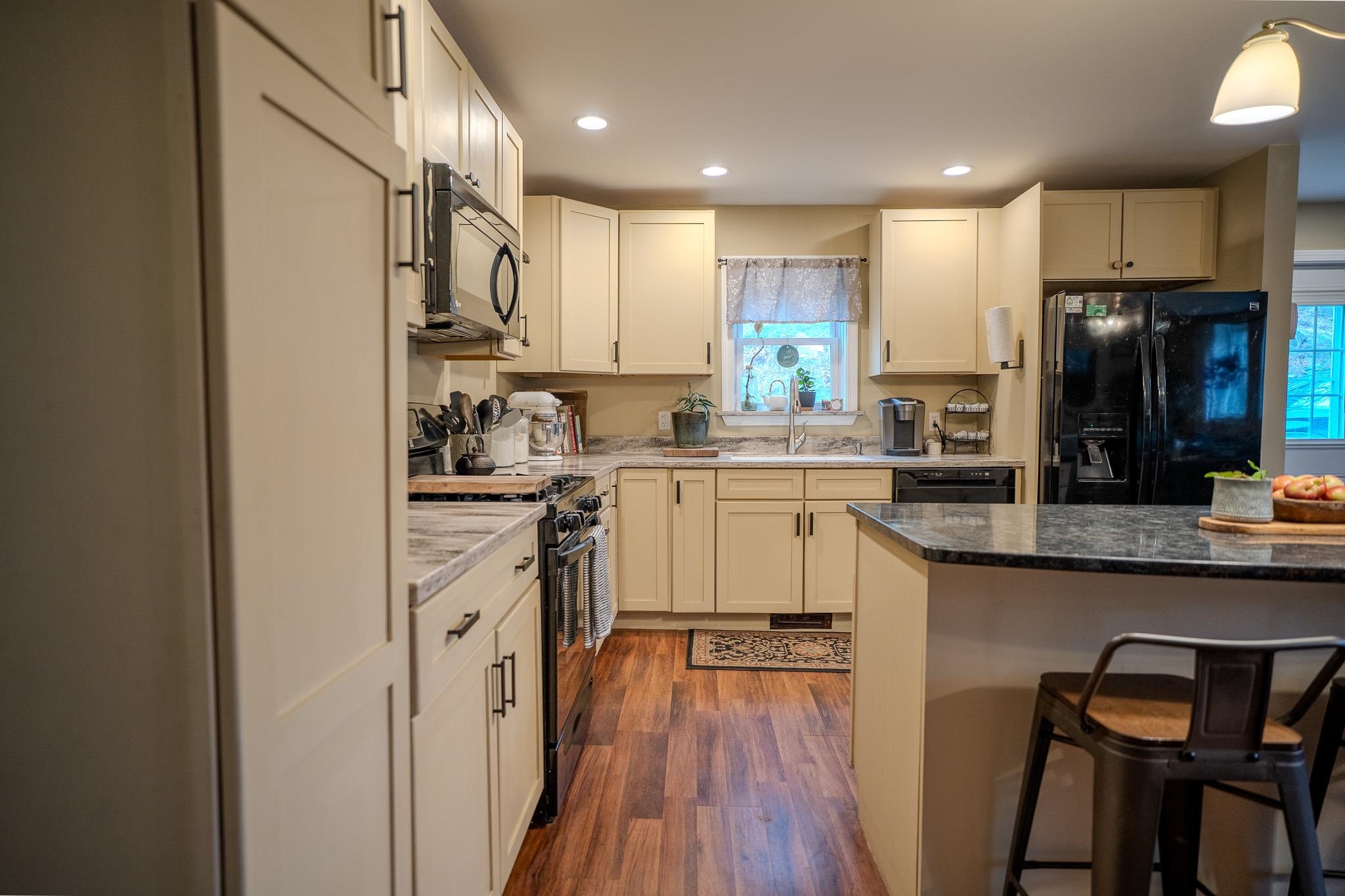 381 Lackey Hill Road St. Johnsbury, VT 05819 - Photo 9 of 44