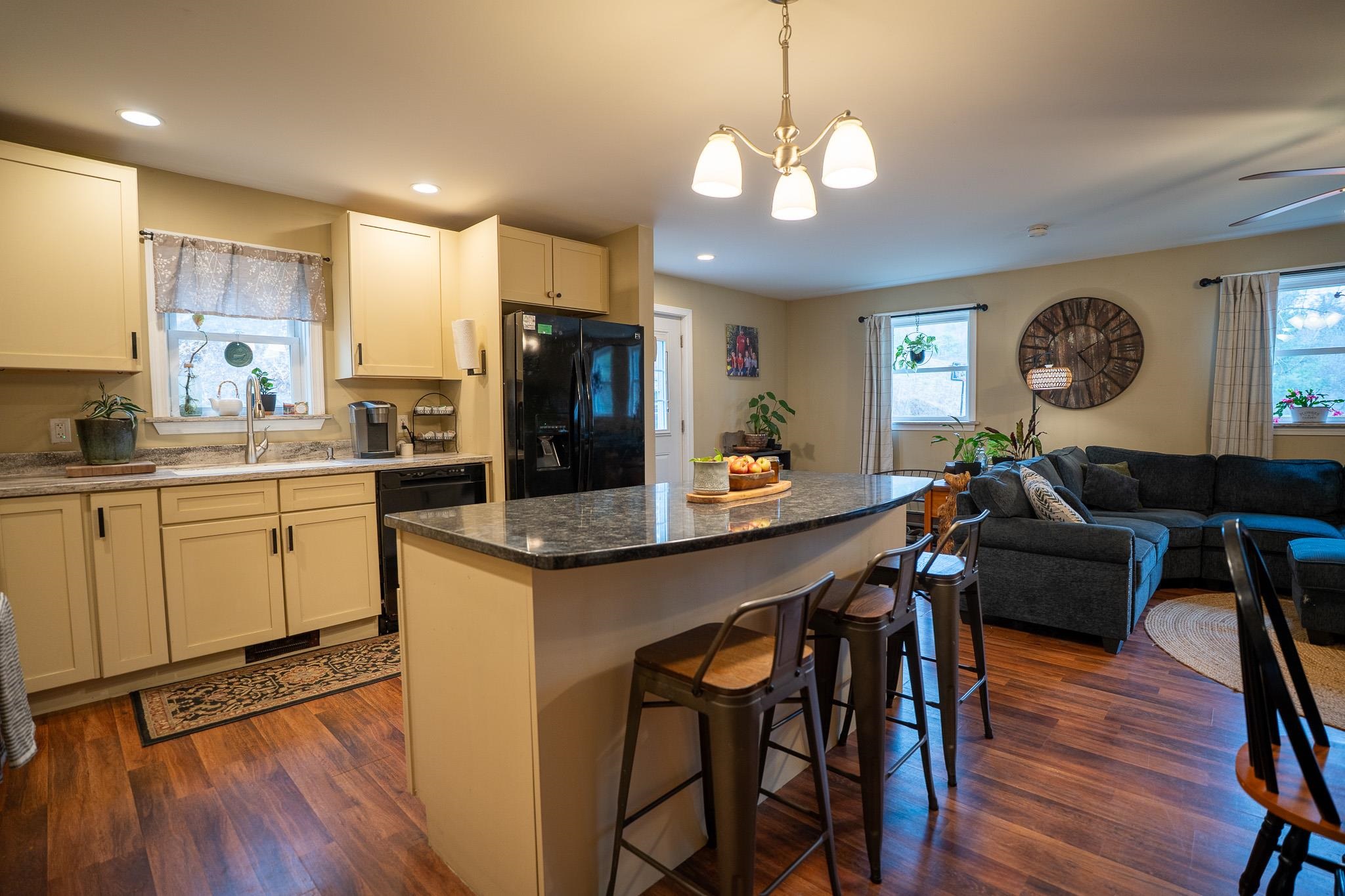 381 Lackey Hill Road St. Johnsbury, VT 05819 - Photo 10 of 44