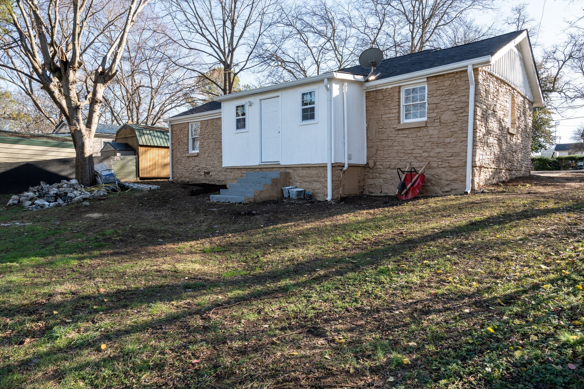 706 Pace Street Gallatin, TN 37066 - Photo 19 of 20 a view of a house with a yard
