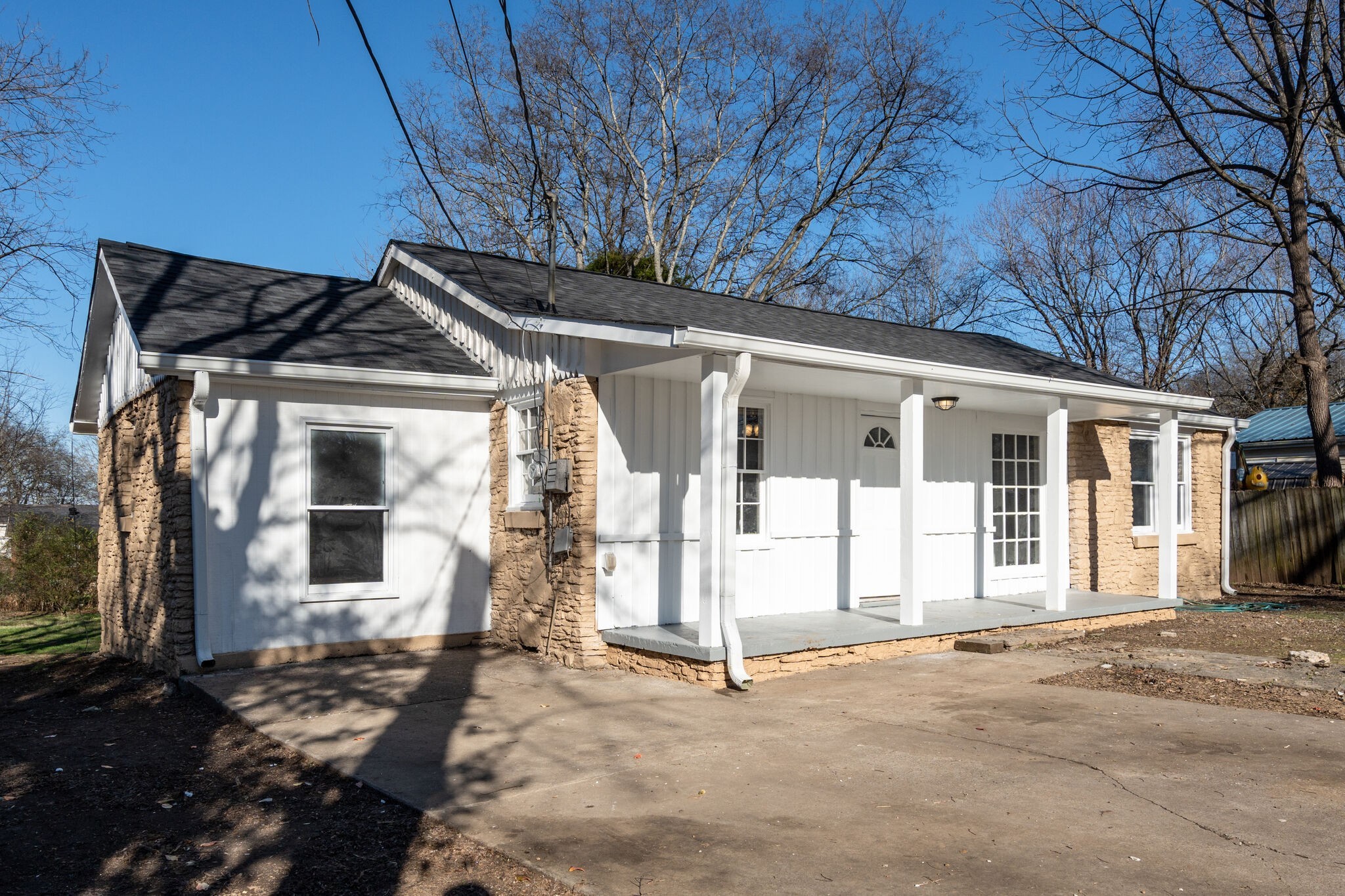 706 Pace Street Gallatin, TN 37066 - Photo 2 of 20 front view of a house with a small yard