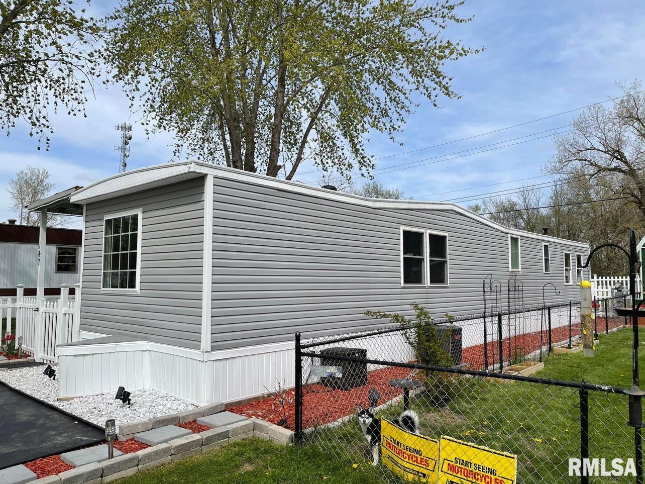 3430 North Peoria Road, Unit 147 Springfield, IL 62702 - Photo 4 of 29