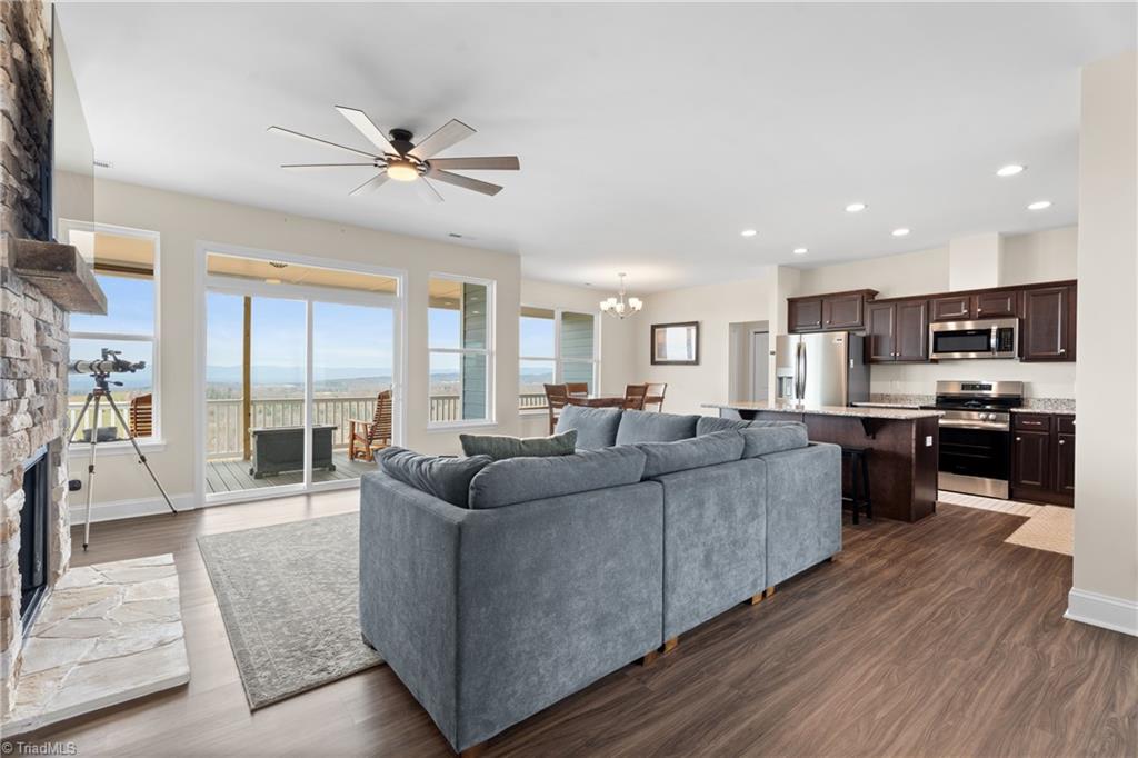 282 Howell Road Pilot Mountain, NC 27041 - Photo 11 of 50