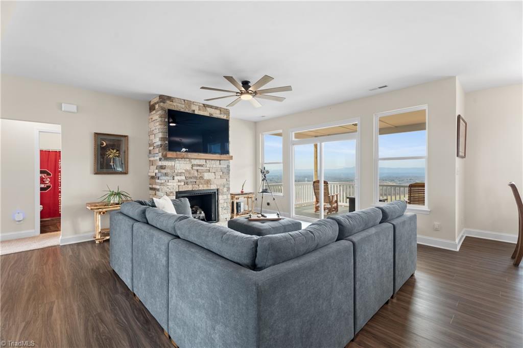 282 Howell Road Pilot Mountain, NC 27041 - Photo 10 of 50