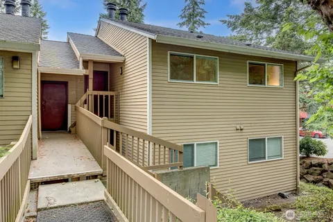 $369,950 | 8642 164th Avenue Northeast, Unit B204, Redmond, WA 98052