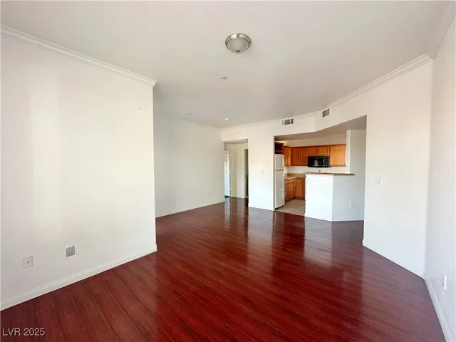 $1,375 | 4400 South Jones Boulevard, Unit 1049, Las Vegas, NV 89103