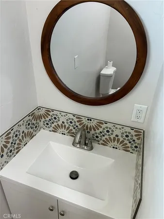 an aerial view of a sink