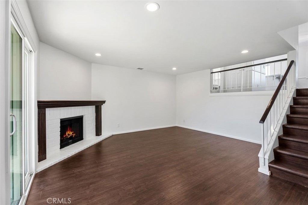 428 West First Street Tustin, CA 92780 - Photo 5 of 35