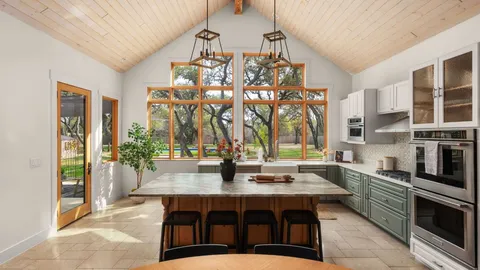 $685,000 | 2819 Cross Road, San Marcos, TX 78666