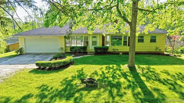 $265,000 | 5890 Grange Hall Road, Holly, MI 48442