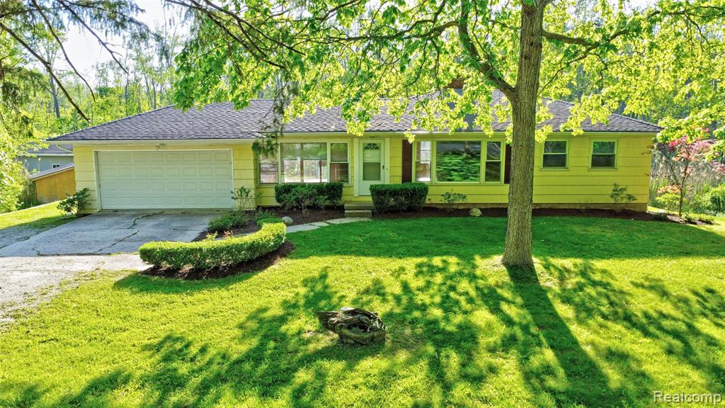 5890 Grange Hall Road Holly, MI 48442 - Photo 1 of 67