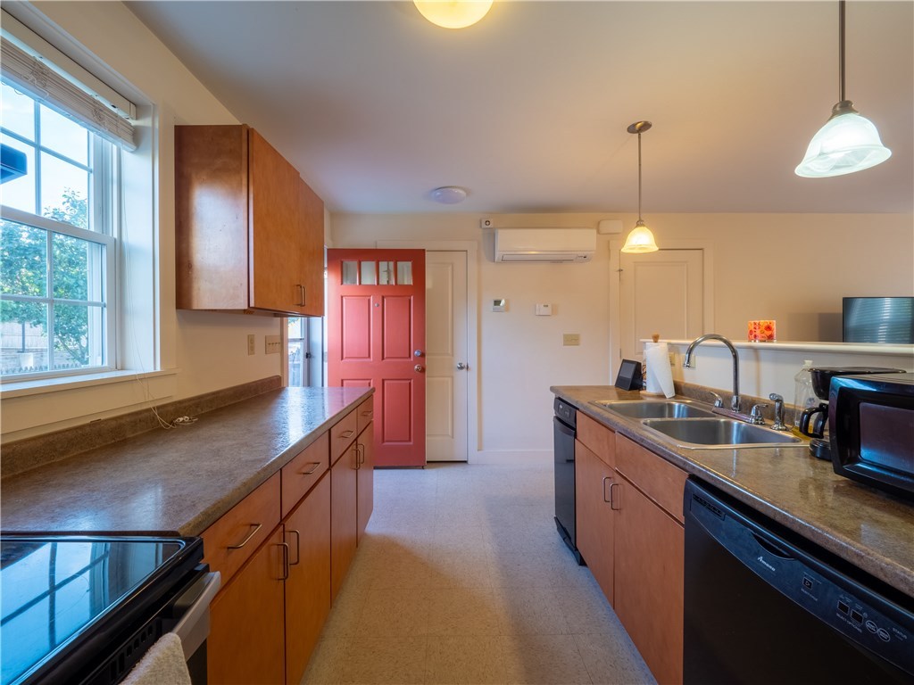 18 Bridgham Street Providence, RI 02907 - Photo 16 of 50