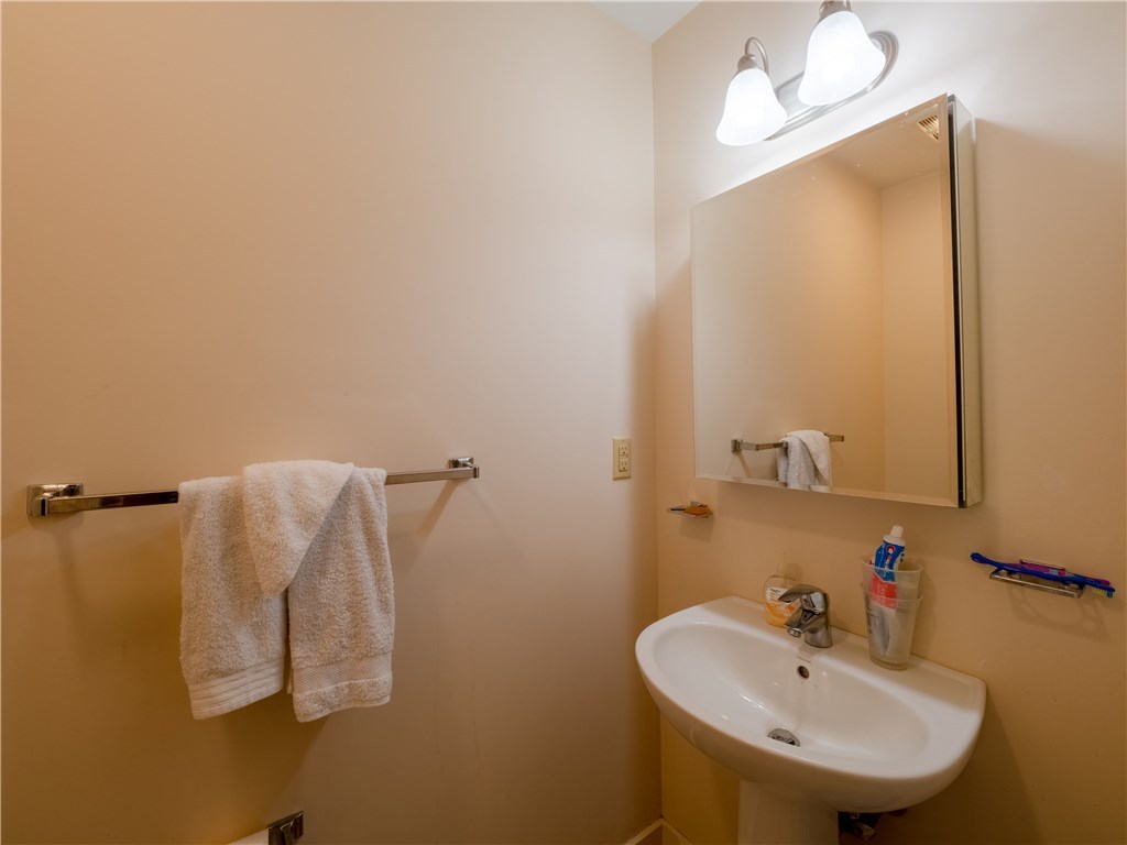 18 Bridgham Street Providence, RI 02907 - Photo 23 of 50