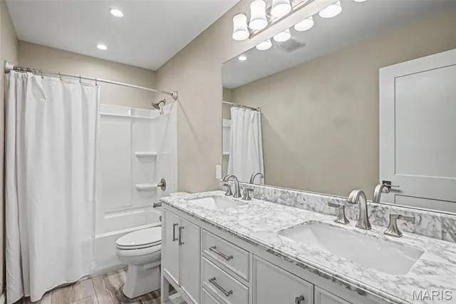 $675,000 | 2470 Indian Tree Circle, Wildwood, MO 63038