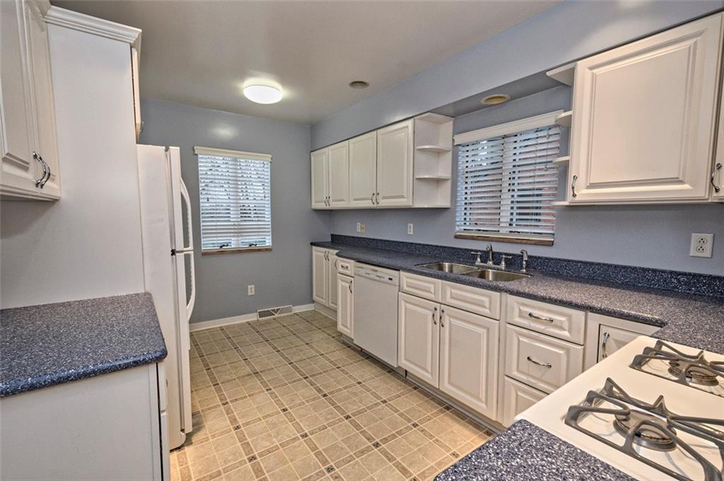 792 Boyce Road Bridgeville, PA 15017 - Photo 11 of 25 Gallery Image 11