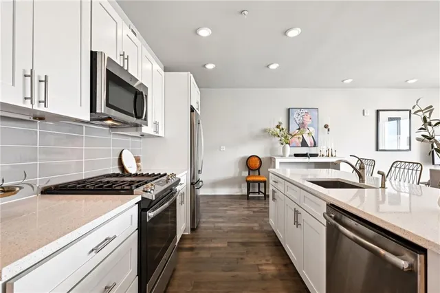 $450,000 | 900 Bartholomew Street, Unit 516, New Orleans, LA 70117